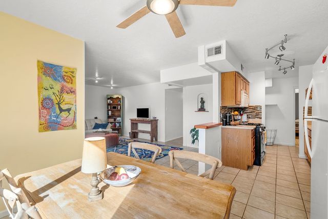2525 Camino San Patricio, Santa Fe, NM 87505
