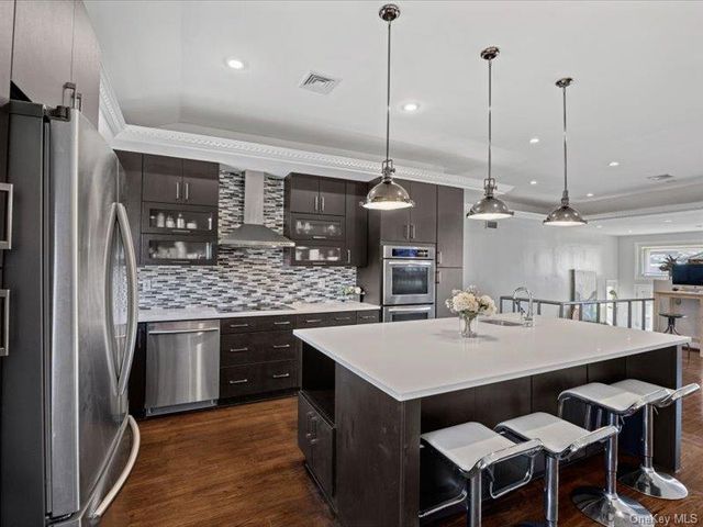 844 Flanders Drive, Valley Stream, NY 11581