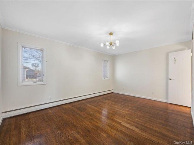 844 Flanders Drive, Valley Stream, NY 11581