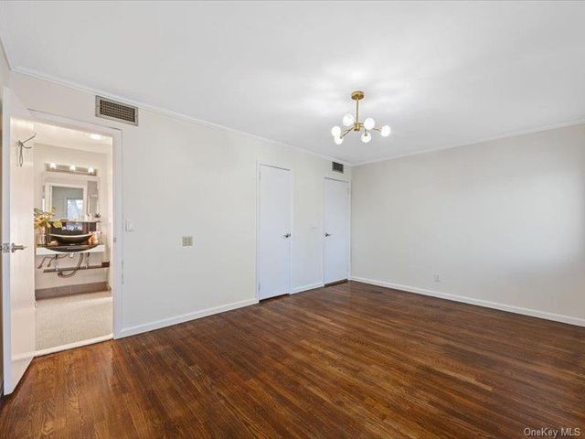 844 Flanders Drive, Valley Stream, NY 11581