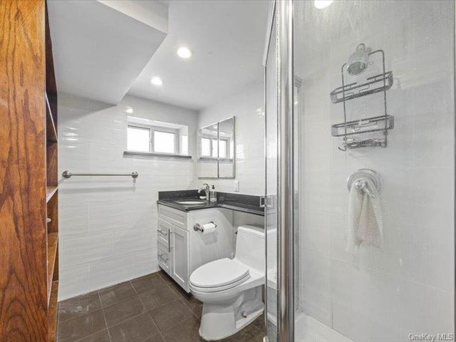 844 Flanders Drive, Valley Stream, NY 11581