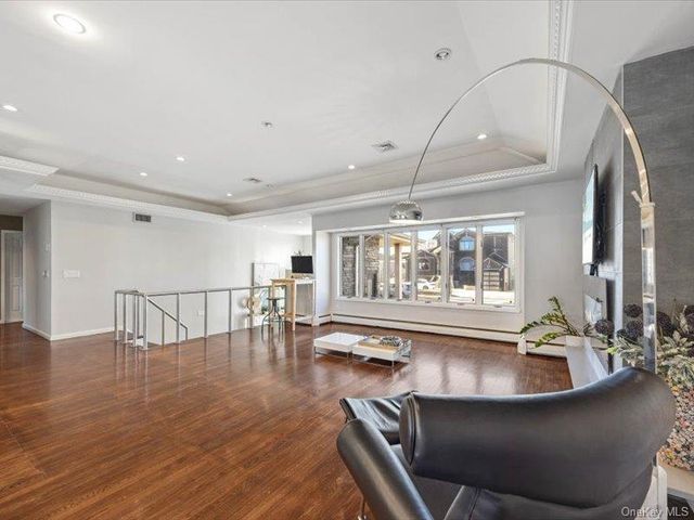 844 Flanders Drive, Valley Stream, NY 11581