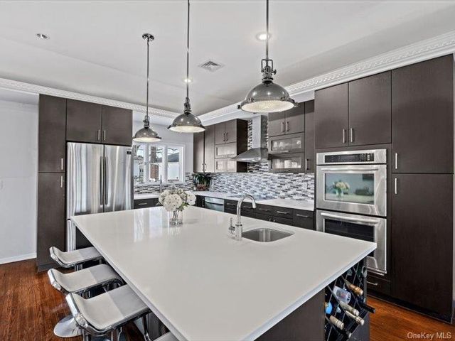 844 Flanders Drive, Valley Stream, NY 11581