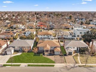 844 Flanders Drive, Valley Stream, NY 11581