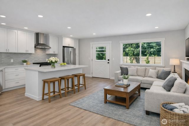 11410 8th Avenue S, Burien, WA 98168