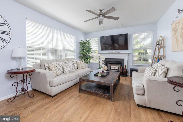 8 DUCHESS DR, Sicklerville, NJ 08081