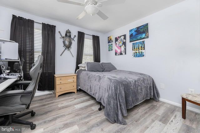 8 DUCHESS DR, Sicklerville, NJ 08081