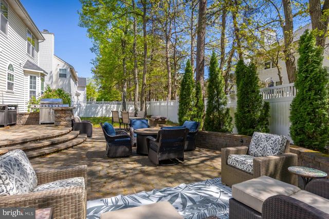 8 DUCHESS DR, Sicklerville, NJ 08081