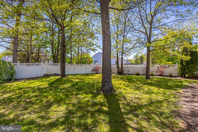8 DUCHESS DR, Sicklerville, NJ 08081
