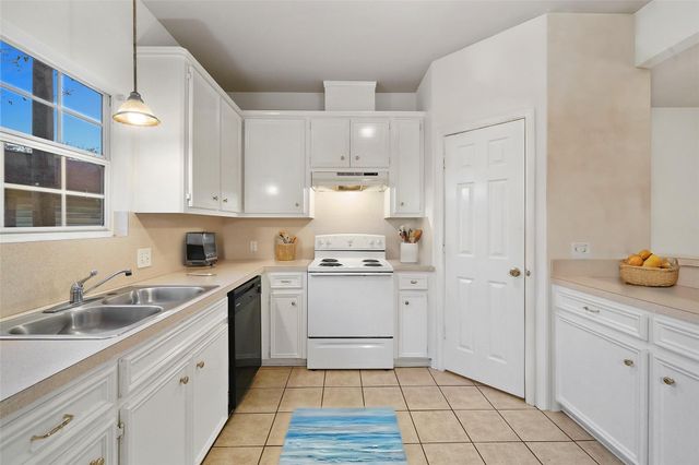 5502 Finch Street B, Houston, TX 77028