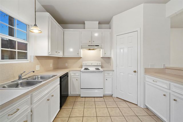 5502 Finch Street B, Houston, TX 77028