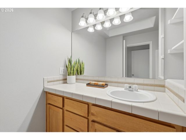 10217 Nw JACK Ln 91, Portland, OR 97229