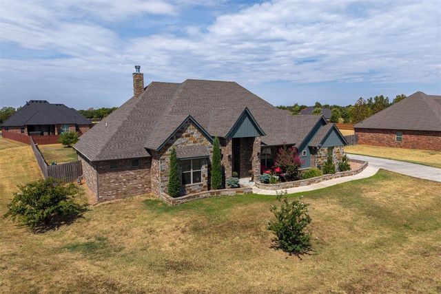 995 Bivium Circle, Newcastle, OK 73065