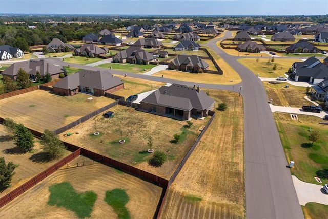 995 Bivium Circle, Newcastle, OK 73065