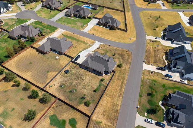 995 Bivium Circle, Newcastle, OK 73065
