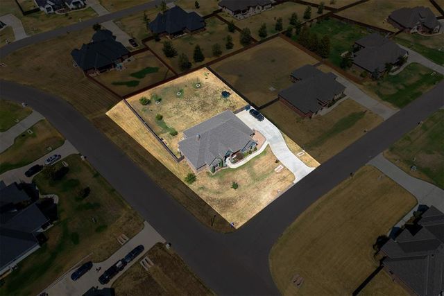 995 Bivium Circle, Newcastle, OK 73065