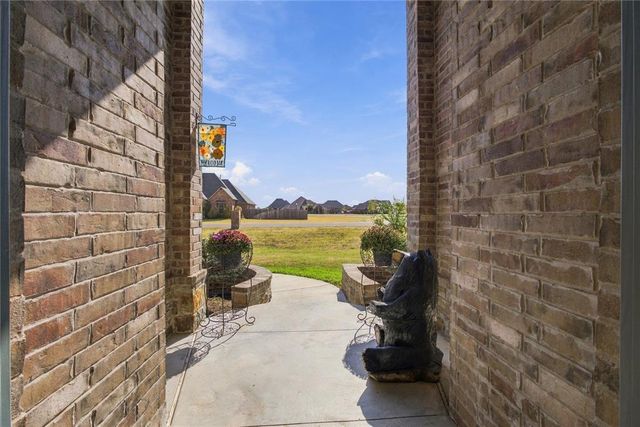 995 Bivium Circle, Newcastle, OK 73065