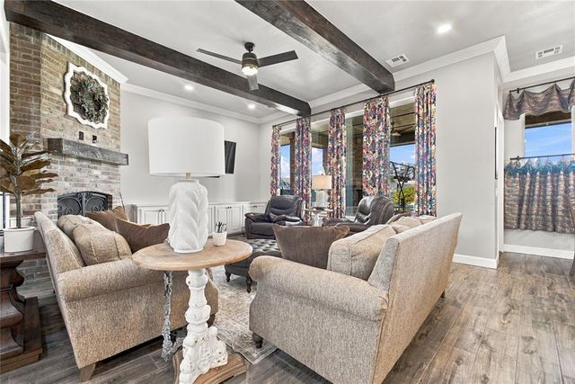 995 Bivium Circle, Newcastle, OK 73065