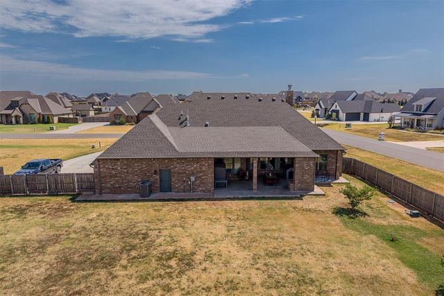 995 Bivium Circle, Newcastle, OK 73065