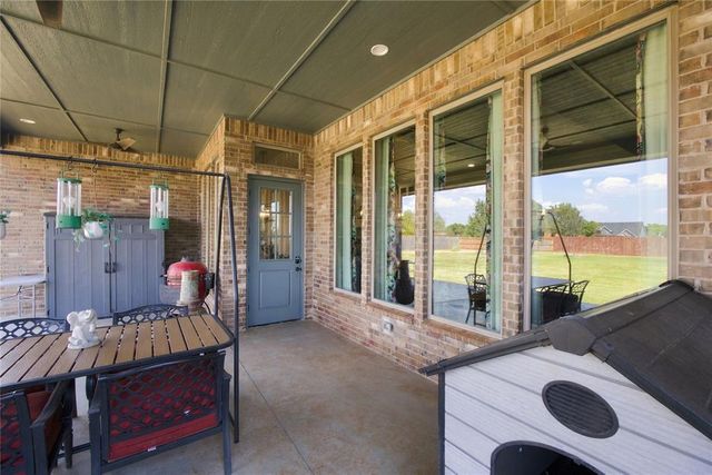 995 Bivium Circle, Newcastle, OK 73065