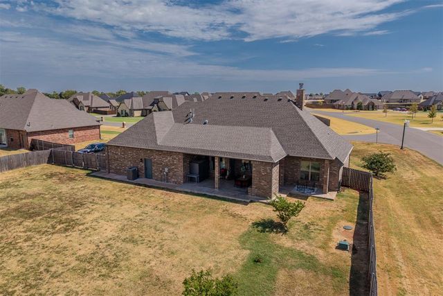 995 Bivium Circle, Newcastle, OK 73065