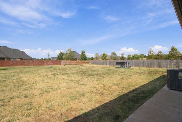 995 Bivium Circle, Newcastle, OK 73065