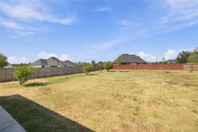 995 Bivium Circle, Newcastle, OK 73065