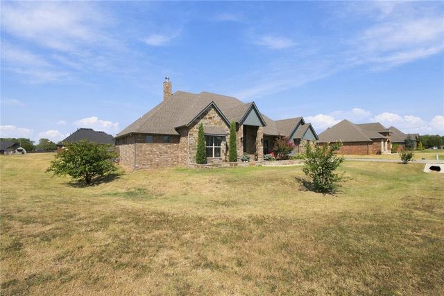 995 Bivium Circle, Newcastle, OK 73065