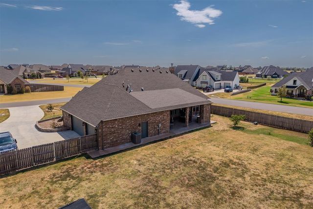 995 Bivium Circle, Newcastle, OK 73065
