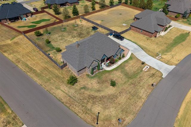 995 Bivium Circle, Newcastle, OK 73065