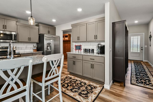 2841 E Bradford Street, Republic, MO 65738