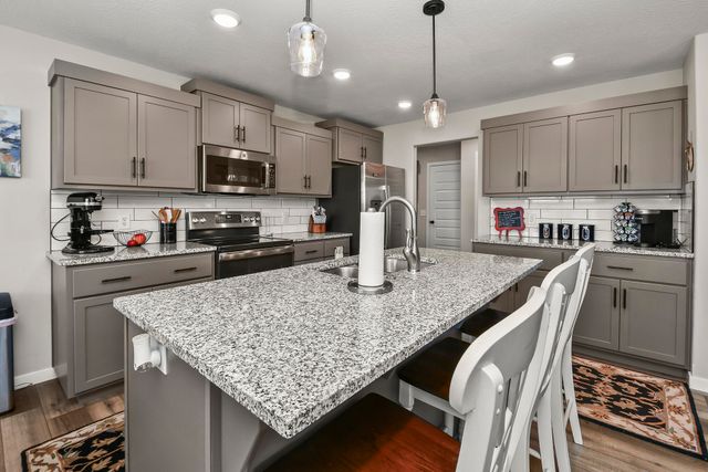 2841 E Bradford Street, Republic, MO 65738