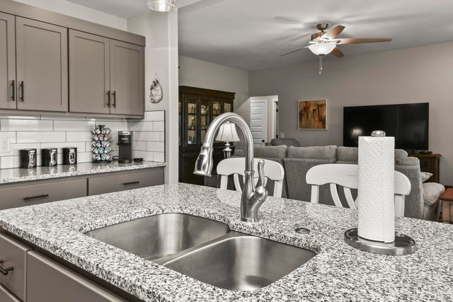 2841 E Bradford Street, Republic, MO 65738