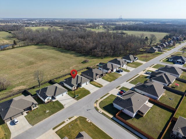 2841 E Bradford Street, Republic, MO 65738