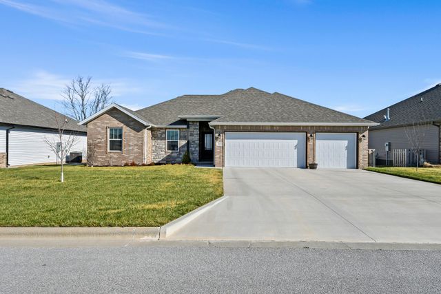 2841 E Bradford Street, Republic, MO 65738