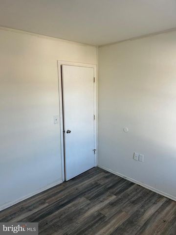 5 COMPASS LN, Barnegat, NJ 08005