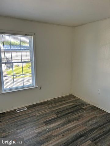 5 COMPASS LN, Barnegat, NJ 08005