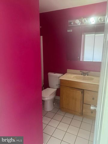 5 COMPASS LN, Barnegat, NJ 08005