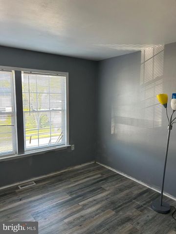 5 COMPASS LN, Barnegat, NJ 08005