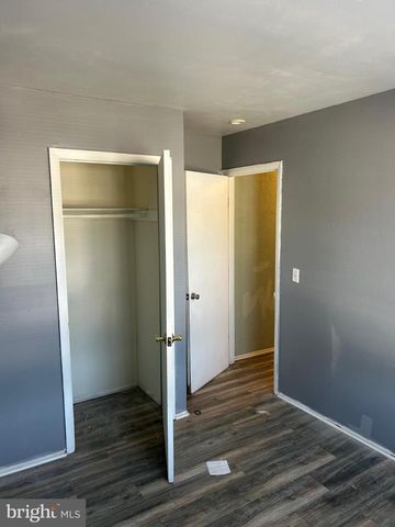 5 COMPASS LN, Barnegat, NJ 08005