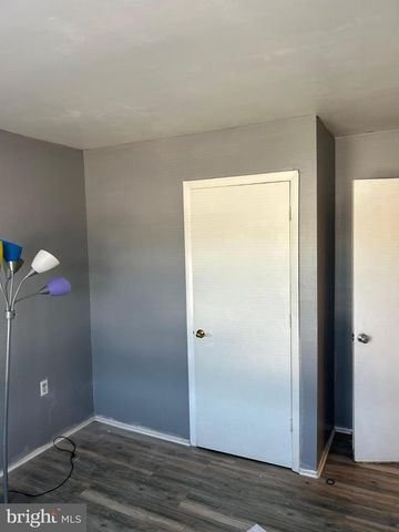 5 COMPASS LN, Barnegat, NJ 08005