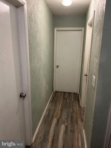 5 COMPASS LN, Barnegat, NJ 08005