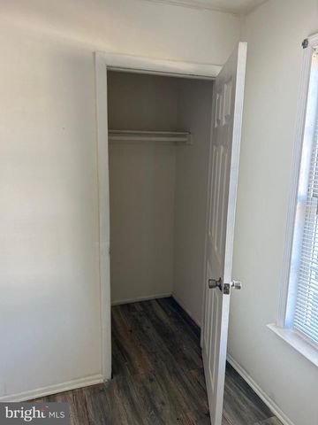 5 COMPASS LN, Barnegat, NJ 08005