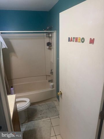 5 COMPASS LN, Barnegat, NJ 08005