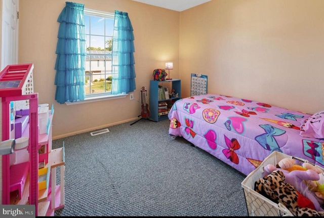 5 COMPASS LN, Barnegat, NJ 08005