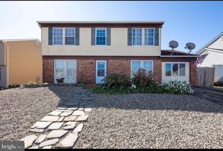 5 COMPASS LN, Barnegat, NJ 08005