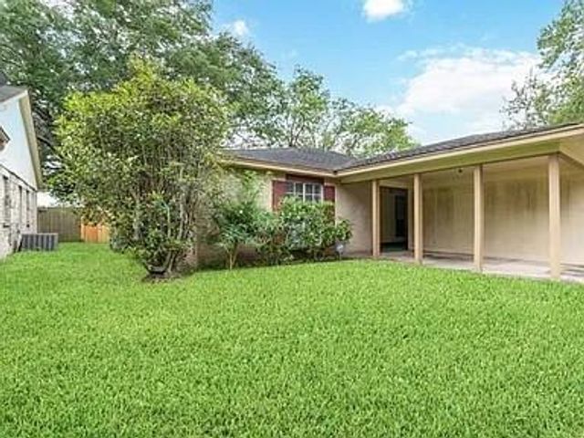 1404 Mcdugald Rd Apt B Road, Humble, TX 77338