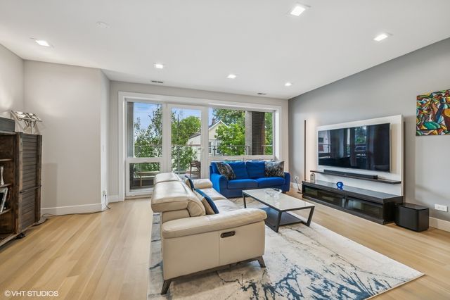 2149 W Belmont Avenue 2E, Chicago, IL 60618