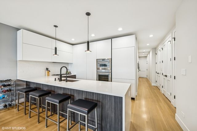 2149 W Belmont Avenue 2E, Chicago, IL 60618