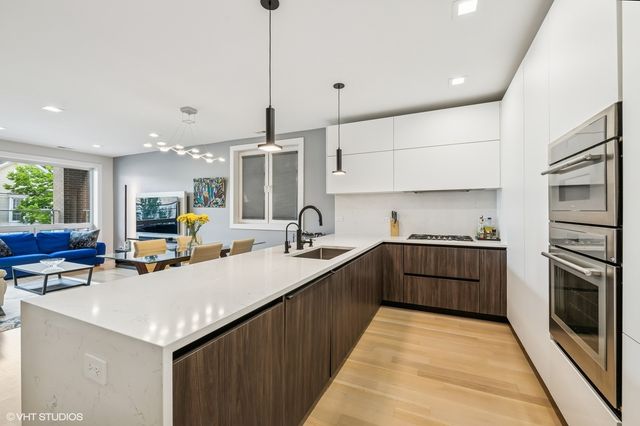 2149 W Belmont Avenue 2E, Chicago, IL 60618